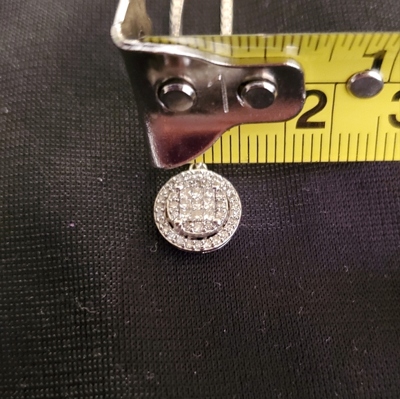 Michael Hill Pendant with 1/4 Carat Total Weight of Diamonds in 10kt White Gold - Picture 8 of 15